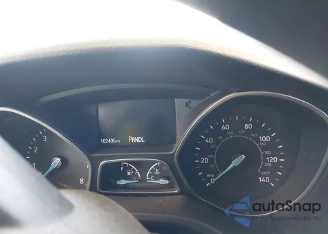 2017 Ford Focus S z USA, uszkodzony, nr VIN 1FADP3E25HL266347